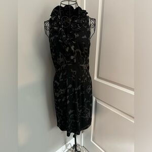 Taylor Sleeveless Ruffled Neckline Black and Gray Dress Size 8